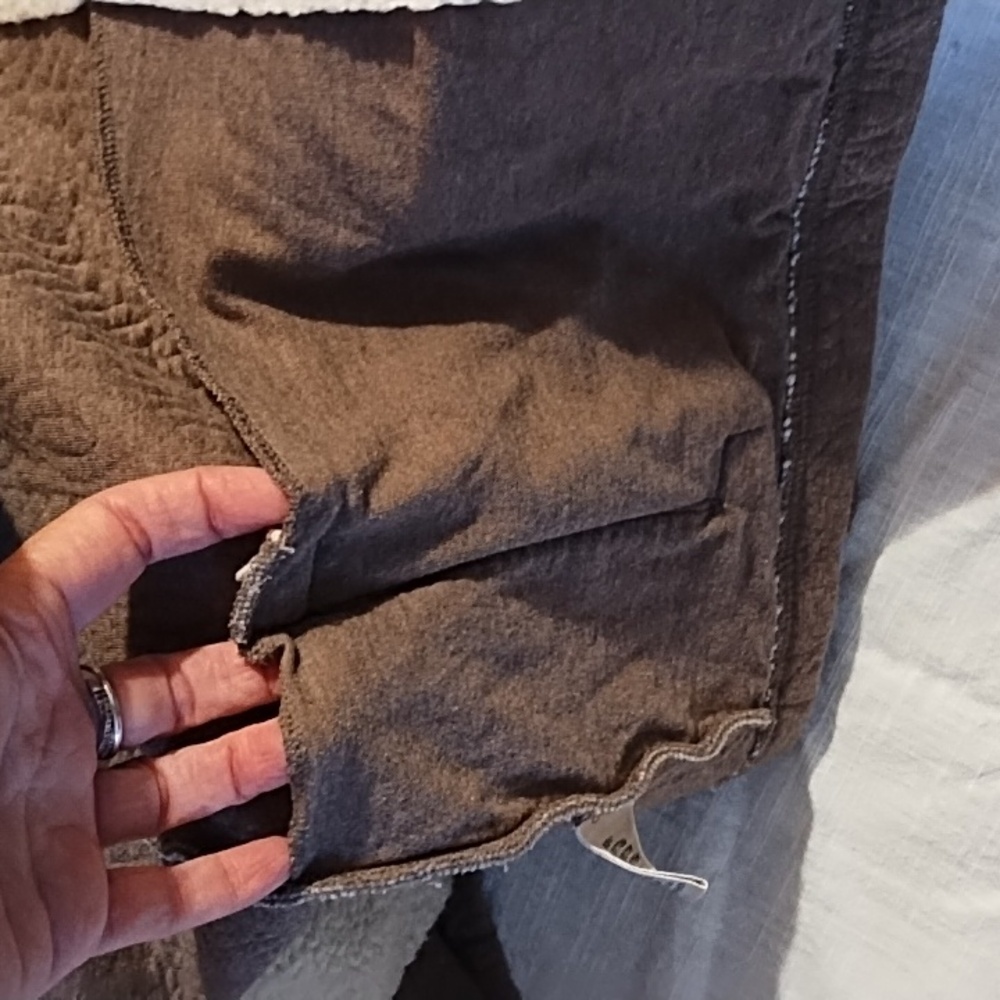 🧥 Jacket - Picture 5 of 5
